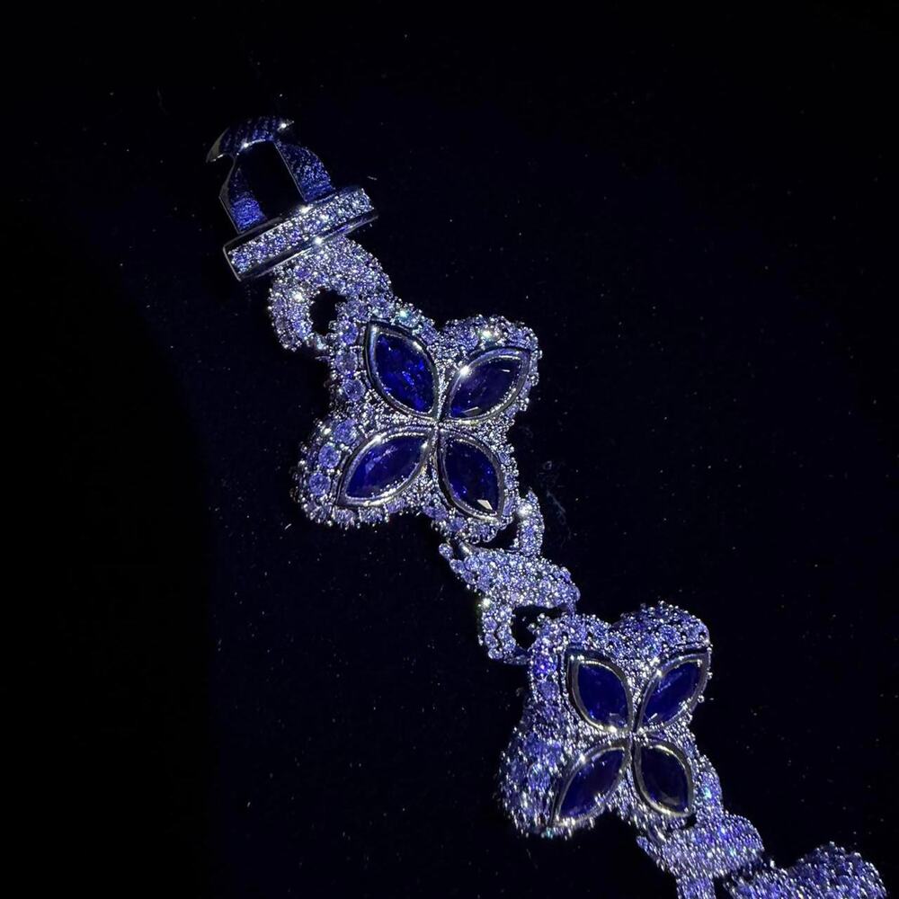 Iced navy clover flower bracelet - Picture 6 of 8